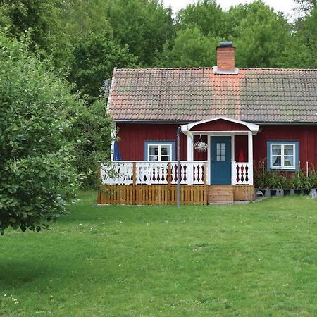 Stunning Home In Tjaellmo With Kitchen Exterior foto